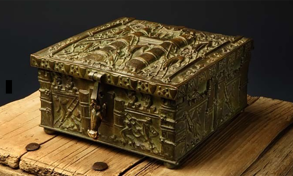 What's In Forrest Fenn's Treasure Chest